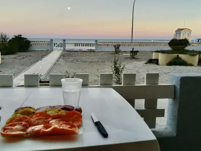 Appartement à Port la Nouvelle, Appartement rénové 2 pièces 4 pers avec jardin privatif - Plage à 2 pas - Port-la-Nouvelle - L1005287