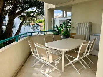 Apartamento en Ciboure,Appartement T2 avec Terrasse, Piscine & Parking, Face au Golf – Ciboure FR-1-239-1053 N°1005288