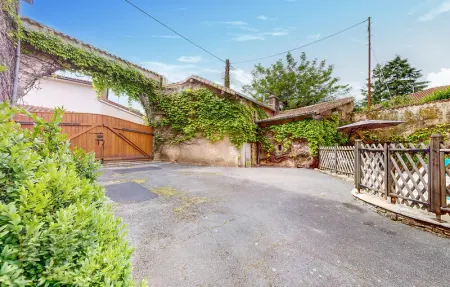 Location Maison 12 personnes à Couhe - Photo 10