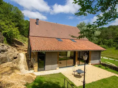 Gîte in Montignac Lascaux,Gîte de Charme avec Piscine Chauffée et Accessibilité, Proche des Sites Touristiques du Périgord Noir FR-1-616-381 N°1005614