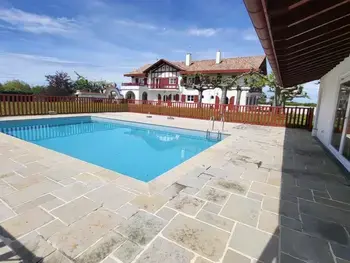 Appartement à Urrugne,Urrugne: Appt 5 pièces avec piscine et terrasses pour 10 pers FR-1-792-20 N°1005632