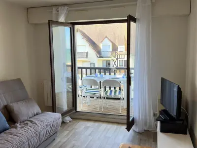 Appartement à Cabourg, Appartement 2 pièces avec balcon et accès direct plage à Cabourg, animaux admis - L1005854