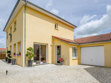 Location Gîte in Dienville,Maison au bord du lac avec jardin, baby-foot, poêle à bois et équipements pour bébé, animaux bienvenus FR-1-543-337 N°1005861