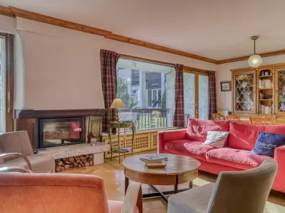 Appartement à Megève, Appartement 4 chambres avec balcon, cheminée, piscine et tennis, proche centre de Megève - L1006000