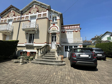 Location Maison à Cabourg,Villa spacieuse à Cabourg, 200m plage, jardin, 5 chambres, parking, ménage inclus FR-1-487-359 N°1006104