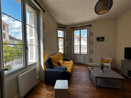 Charmant T2 en centre-ville, 1er étage, La Roche-Posay, pour 4 pers, animaux bienvenus - Photo 1