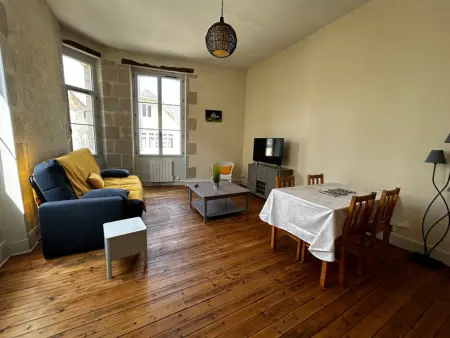 Charmant T2 en centre-ville, 1er étage, La Roche-Posay, pour 4 pers, animaux bienvenus - Photo 2