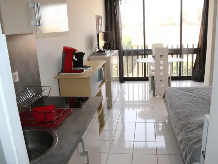 Studio rénové pour 2 personnes avec accès piscine, parking privé et proche des commodités - Photo 8