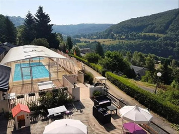 Location Cantal, Chalet à Neuvéglise, Flower Camping Le Belvédère - Chalet Premium BELVEDERE avec vue sur le lac - 3 chambres et 2 SDB 1281245 N°1006462