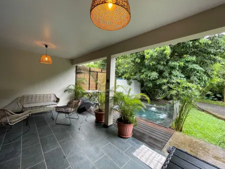 Villa Hibiscus à Saint-Philippe: Élégance tropicale, 2 chambres, spa privatif et cuisine équipée - Photo 1