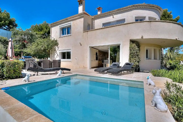 Location Maison à Antibes,Beau et spacieux bas de villa avec piscine 1282523 N°1006575