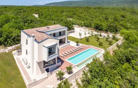 Maison à Burjaki - L1006827