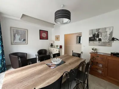 Maison à Les Sables d'Olonne, Maison 4 chambres, 2 étoiles, près plage, port de pêche – Les Sables-d'Olonne - L1006959