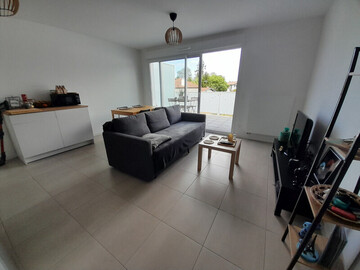 Location Appartement à Anglet,T2 moderne avec terrasse ensoleillée et parking au centre d'Anglet, proche des plages FR-1-239-1063 N°1006965