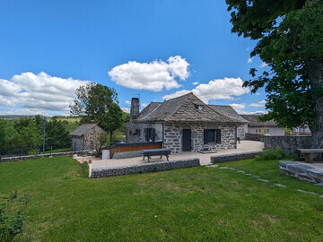 Location Gîte in Saint Front,Gîte familial avec jardin, près du Puy-en-Velay et station de ski des Estables FR-1-582-475 N°1007294