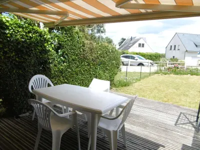 Appartement à Sarzeau, Appartement cosy à 50m de la plage avec jardin clos et parking, équipé pour 4 personnes - L1007491