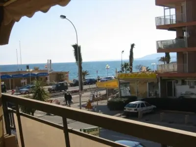 Appartement à Fréjus, Appartement 2P avec terrasse et vue mer à Fréjus, proche plage - L1007498