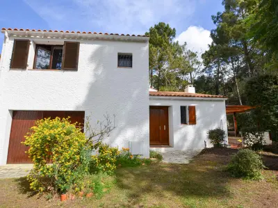 Maison à La Palmyre, Charmante Villa Mitoyenne pour 4 pers. avec Patio, Terrasse et Parking Privé près Plages et Centre - L1007540