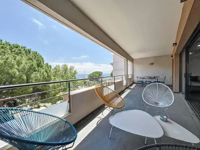 Appartement à Saint Cyr sur Mer, Appartement de standing 100m de la plage - 2 chambres, climatisation, parking, WiFi - L1007548