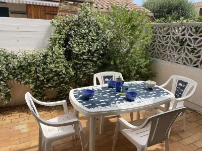 Villa à Narbonne, **Charmante Villa T3 Climatisée à 200m de la Plage avec Parking Privatif - Narbonne-Plage** - L1007685