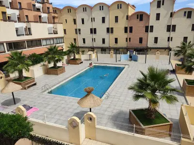 Appartement à Gruissan, Gruissan: T2 Cabine, Piscine, Parking, Centre, 4/5 pers, Petit Budget - L1007844