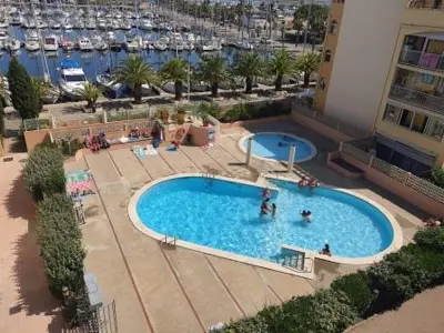 Appartement à Gruissan, Gruissan - T2 4/5 pers - Piscine - Parking - Climatisation - L1007875