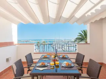 Appartement à Vilanova y la Geltrú,Penthouse familial rénové avec terrasse sur le toit face à la marina et aux plages à Vilanova i la Geltrú ES-332-2 N°1007946