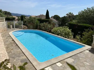 Maison à Bormes les Mimosas, Villa calme avec piscine privée, parking, 3 chambres, pour 6 à Bormes-les-Mimosas - L1008073