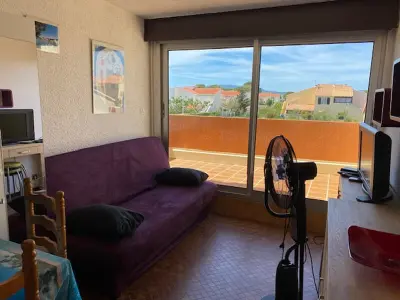 Appartement à Port Leucate, Port Leucate T2 Cabine 4 pers, RDC surélevé, Terrasse Ouest, Parking privé, Proche mer, Équipé - L1008142