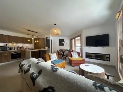 Appartement à Vars, Appartement chaleureux 95m², 8 pers, garage double, skis, animaux OK, ménage inclus, centre Vars - L1008359