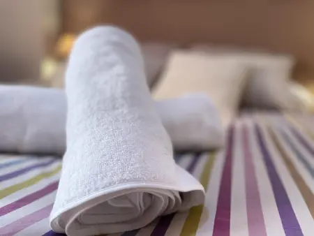 Appartement à Córdoba : Piscine, garage et quartier commerçant - Photo 2