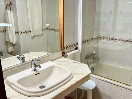 Appartement à Córdoba : Piscine, garage et quartier commerçant - Photo 10