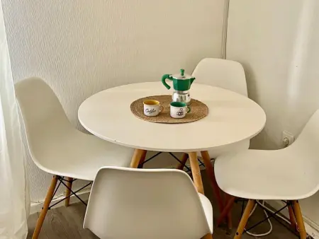 Charmant appartement proche vieille ville avec parking, services à proximité - Photo 3