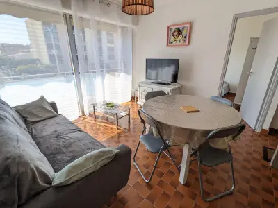 Appartement à Port la Nouvelle, T3 spacieux climatisé - 5 pers - près plage, centre & animations - Parking privé - L1008619