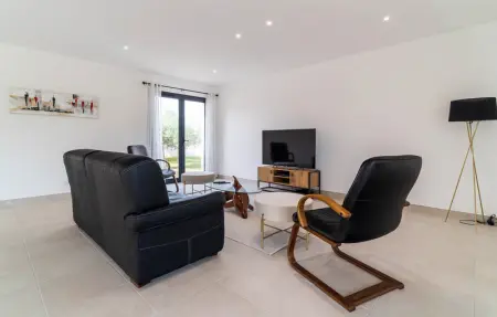 Location Maison 6 personnes à Bellegarde - Photo 2