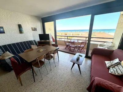 Appartement à Port la Nouvelle, Appart 2 pièces à 50m plage avec balcon et parking, 6 couchages - L1008768