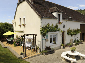 Location Cottage in Éguilly sous Bois,Maison spacieuse avec jardin et terrasse, proche Nigloland et Troyes, idéal pour familles. FR-1-543-344 N°1008778