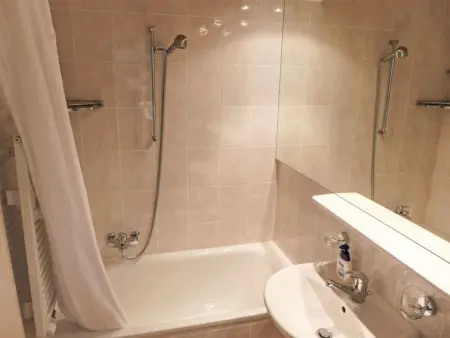 Les Arolles B12, Appartement 5 personnes à Crans Montana - Photo 23