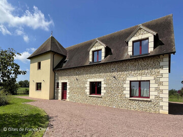 Location Gite à Les Ventes de Bourse,Maison de campagne avec spa, jardin clos, jeux pour enfants et chemin de randonnée à proximité FR-1-497-211 N°1008937