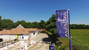 Location Chalet à Lansargues,Flower Camping Le Fou du Roi - Chalet Premium 35 m² (2 chambres) + TV + Climatisation + grande terrasse semi couverte 1305821 N°1009207