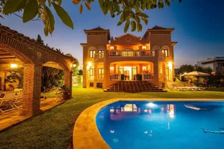 Villa à Marbella, 384117 - L1009257