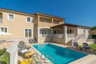 Villa à Tinjan, 249695 - L1009330