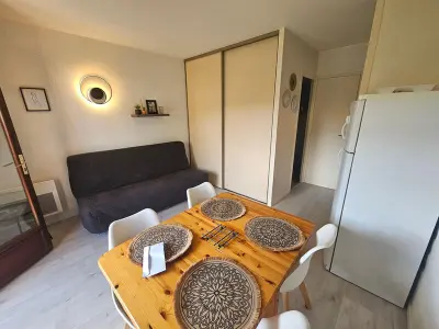 Appartement à Saint Palais sur Mer, Studio Cabine Charmant au Centre de Saint-Palais, Proche Plage, Terrasse et Parking Privé - L1009523