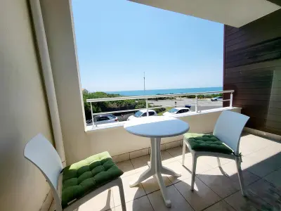 Appartement à Les Sables d'Olonne, Appartement 2 pièces face mer avec balcon, parking et WIFI – Les Sables-d’Olonne - L1009527