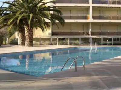 Appartement à Sainte Maxime, Studio à Sainte-Maxime : Plage à 50m, Piscine, Confort et Commodités - L1009744