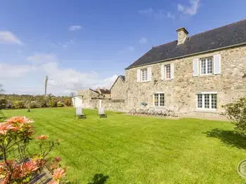 Gîte in Saint Sauveur Villages Saint Sauveur Lendelin,Grande maison familiale proche de la plage avec jardin, terrasse, et parking, idéale en Normandie. FR-1-362-1107 N°1009757