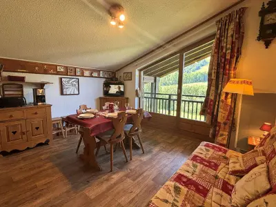 Appartement à Praz sur Arly, Appartement cosy, 300m des pistes, avec balcon et parking - Praz sur Arly - L1009874