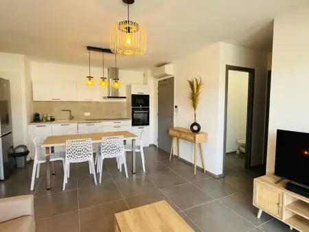 Appartement 3 pièces pour 6 personnes, à 200m de la plage, terrasses et parking, entièrement climatisé - Photo 8