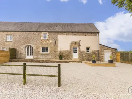 Maison de ferme rénovée, 3 chambres, terrasses, terrain clos, équipements bébé, animaux acceptés - Photo 1