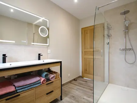 Maison de ferme rénovée, 3 chambres, terrasses, terrain clos, équipements bébé, animaux acceptés - Photo 10